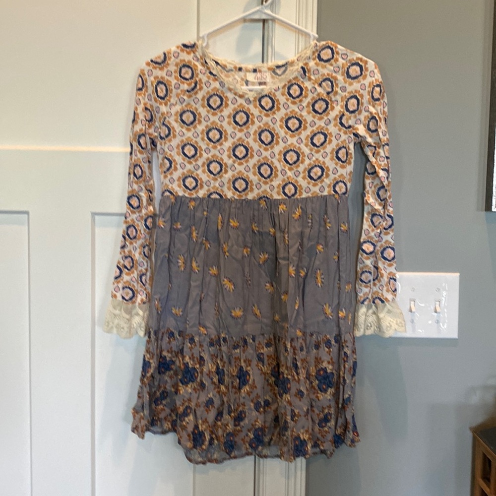 Matilda Jane patterned dress girls size 12 in great condition